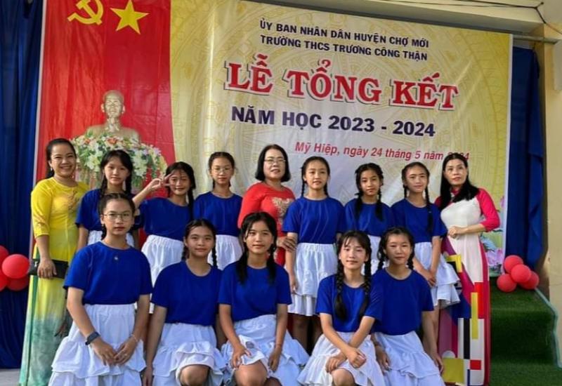 Lễ tổng kết tại Trường THCS Trương Công Thận, xã Mỹ Hiệp
